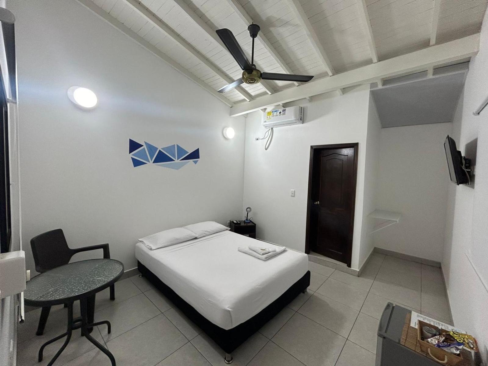 Hotel Puerto Azul Puerto Berrio Exteriör bild