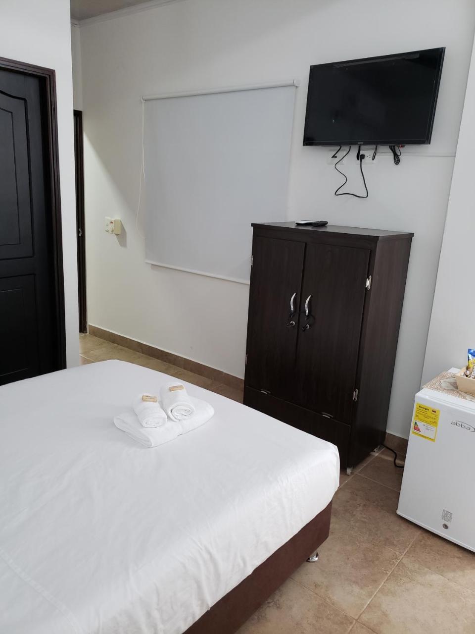 Hotel Puerto Azul Puerto Berrio Exteriör bild